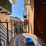 Carbonari House *